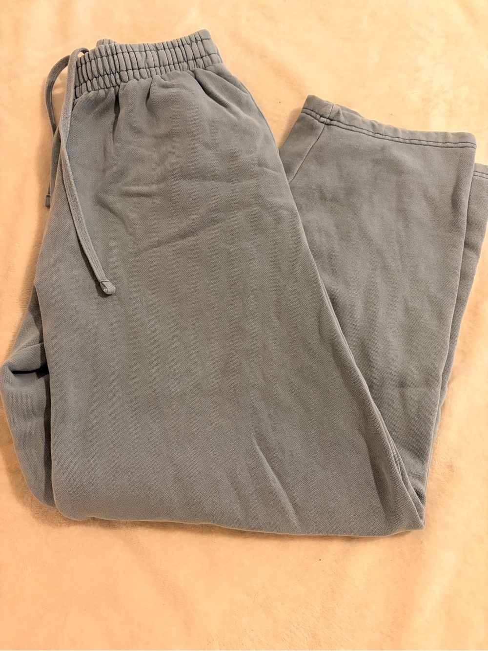 BDG for Urban Outfitters: oversized sweatpants 🤍🫐